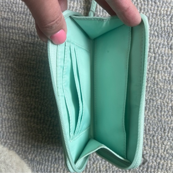 COACH Light Teal/Mint Green Zip Around Wristlet Wallet - Picture 5 of 7
